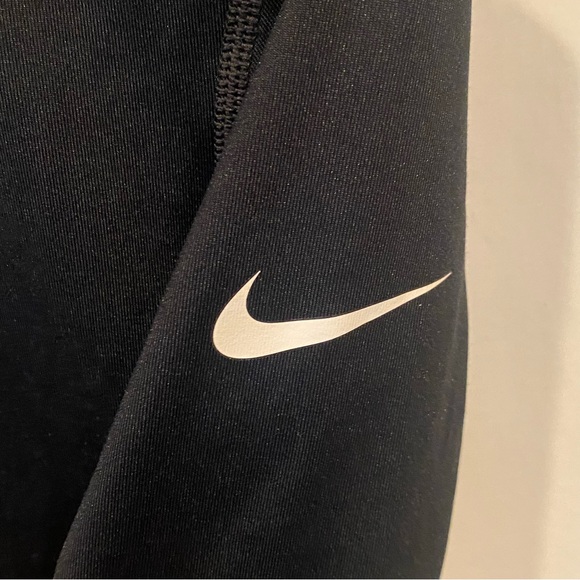 🖤 Nike + Dri-Fit Half Zip, Long Sleeve pullover - Picture 6 of 9